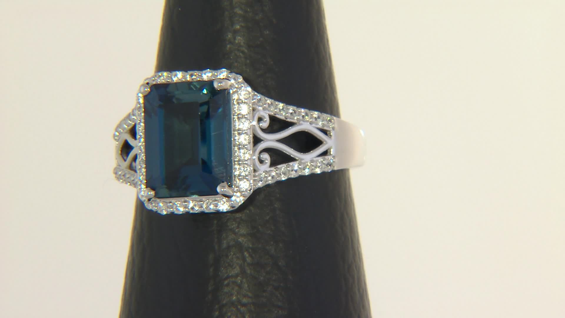 Harry Ivens Ring Mit Blautopas Zirkonen